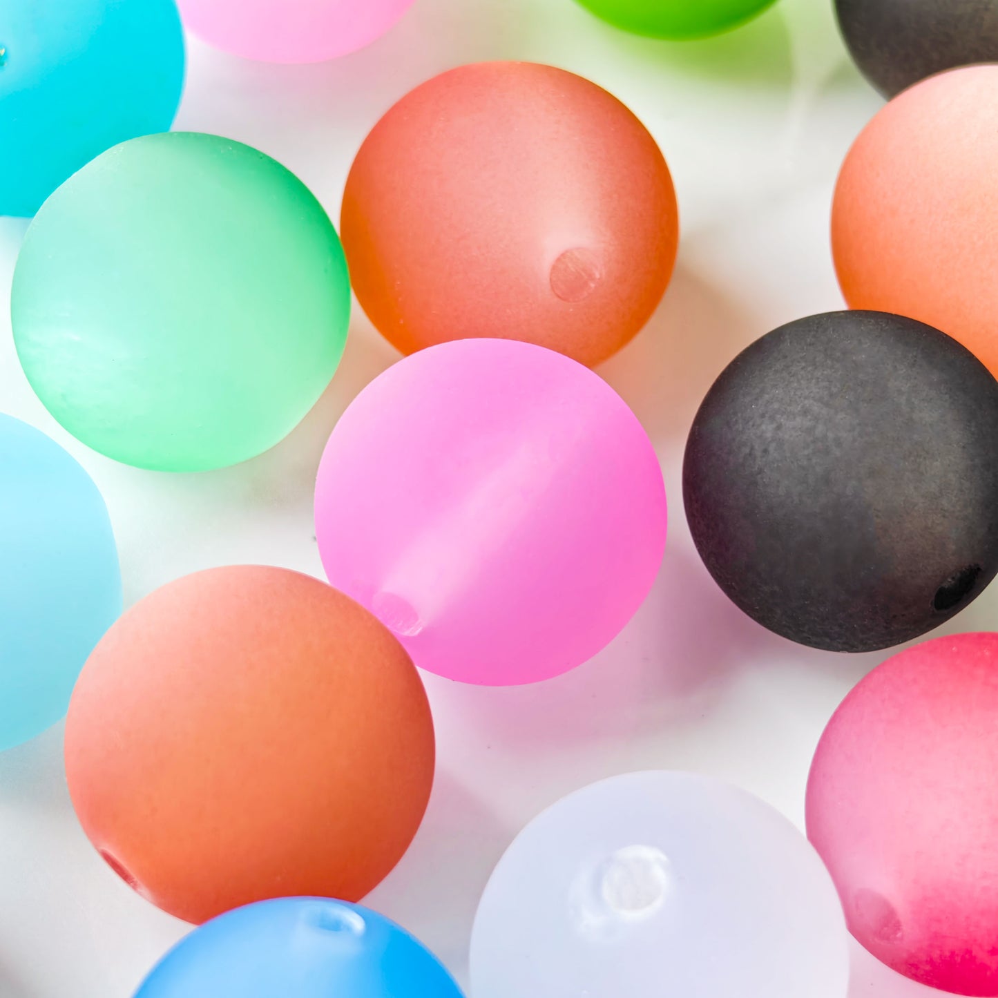 AA013 15pcs 20mm Colorful Opaque Acrylic Round Beads Plastic  For DIY Jewelry Making,pens, keychain, phonechain